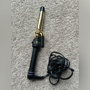 NWOT hot tools artist pro curling iron